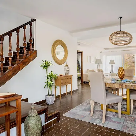 Genteel San Nicolas Grenade